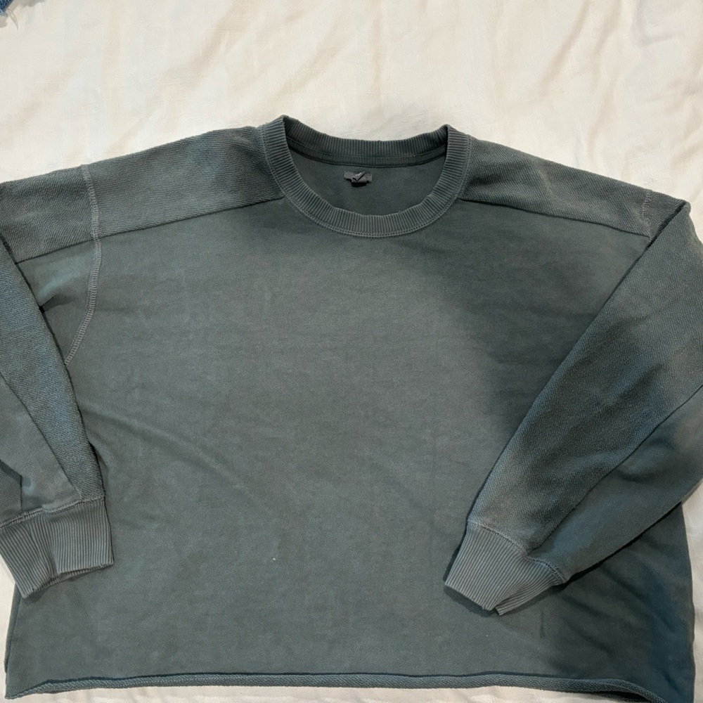 Cropped Crewneck
